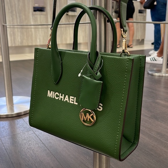 Michael Kors Mirella Small Pebbled Leather Shopper Crossbody XBODY Bag MK

NWT - Picture 2 of 16